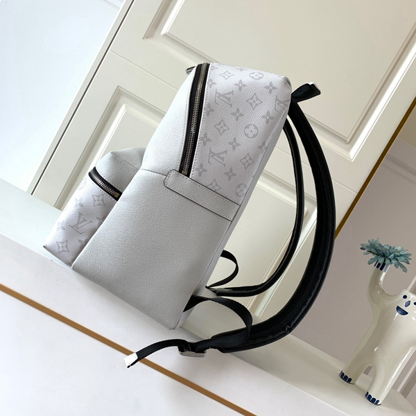 ルイヴィトンバッグ背面デザイン